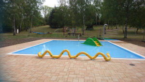 Kinderbecken in Regis-Breitingen